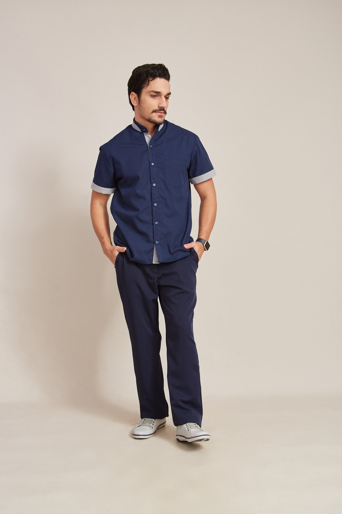 Camisa Social Masculina Manga Curta com Gola Padre Contrastante · REF 0107